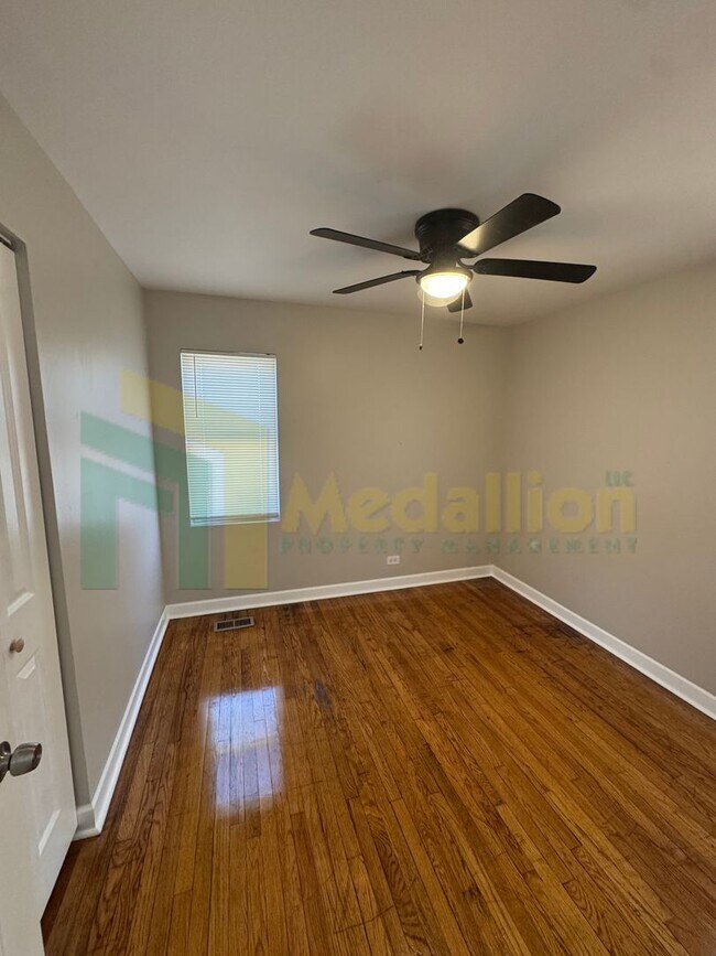 Building Photo - 9648 S Yale Ave