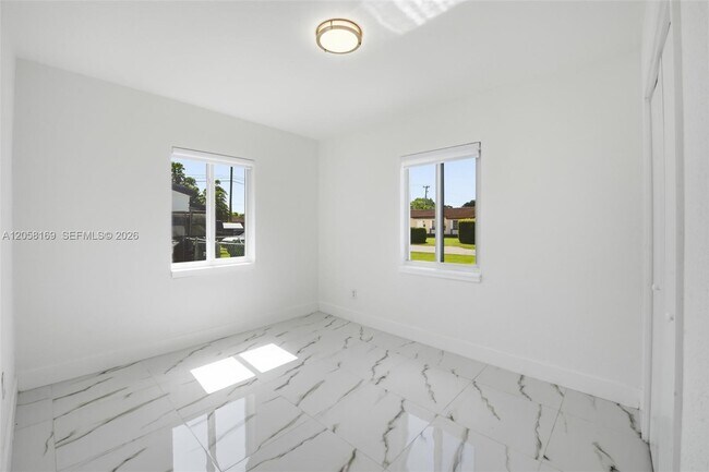 Building Photo - 6785 SW 17th St