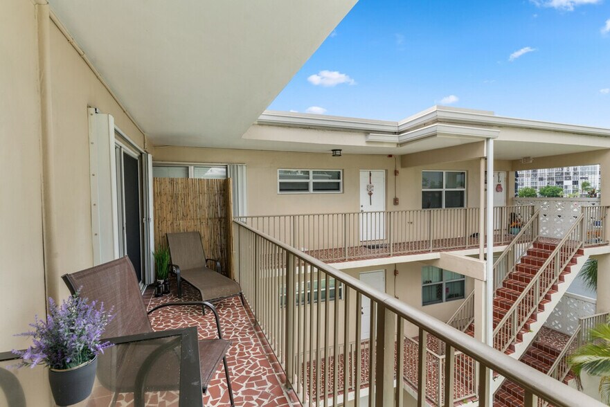 Building Photo - 2400 S Ocean Dr