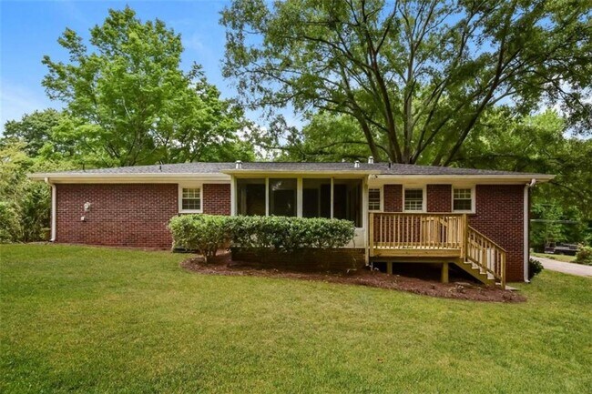 Building Photo - 2618 Treadway Dr