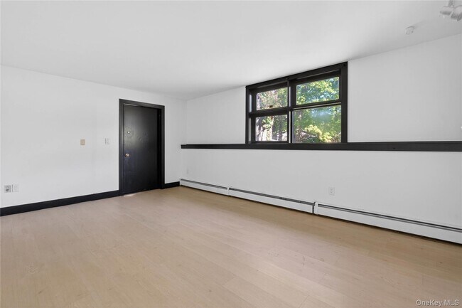 Building Photo - 40 Felter Hill Rd