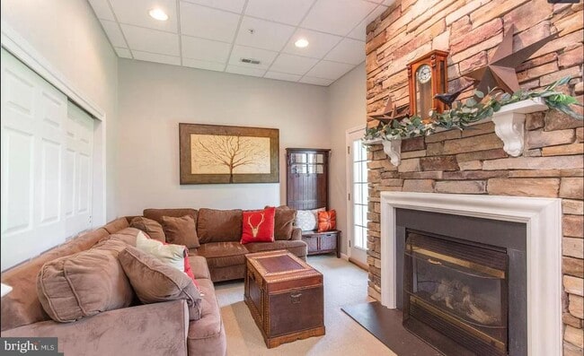 Building Photo - 423 Fort Hill Cir