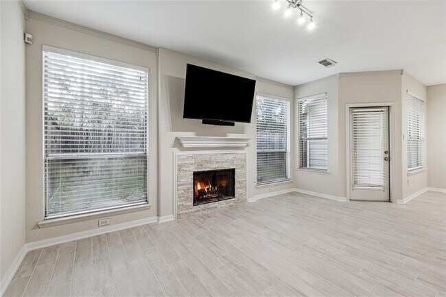 Building Photo - 43 S Avonlea Cir