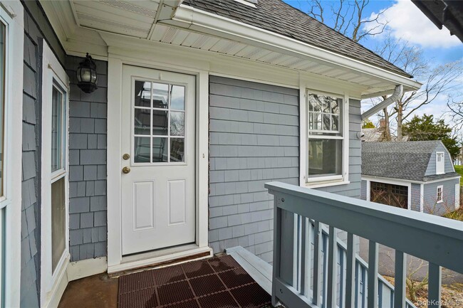 Building Photo - 9 Ridgeview Ave