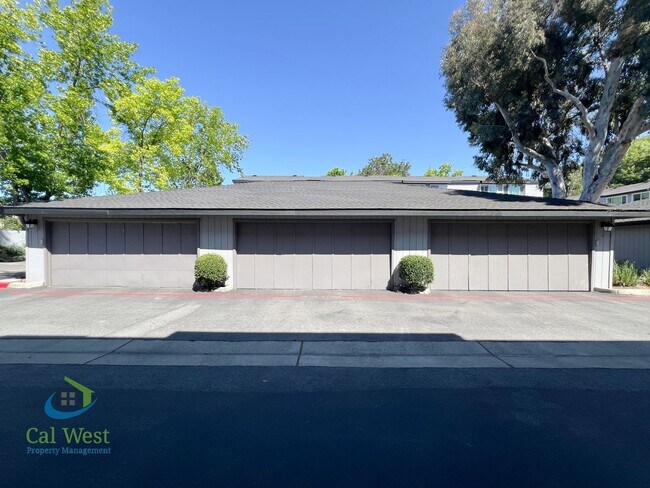 Building Photo - 2212 Almaden Rd