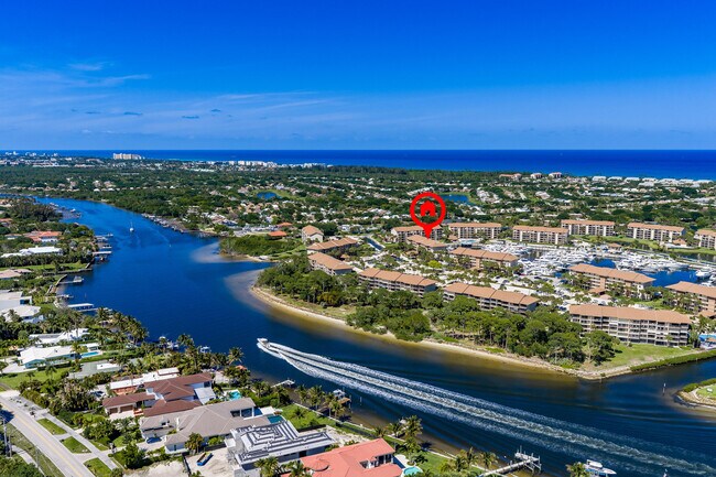 Building Photo - 2501 Marina Isle Way