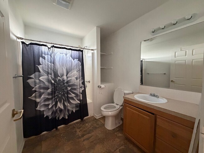 Building Photo - 501 Monico Gardens Dr