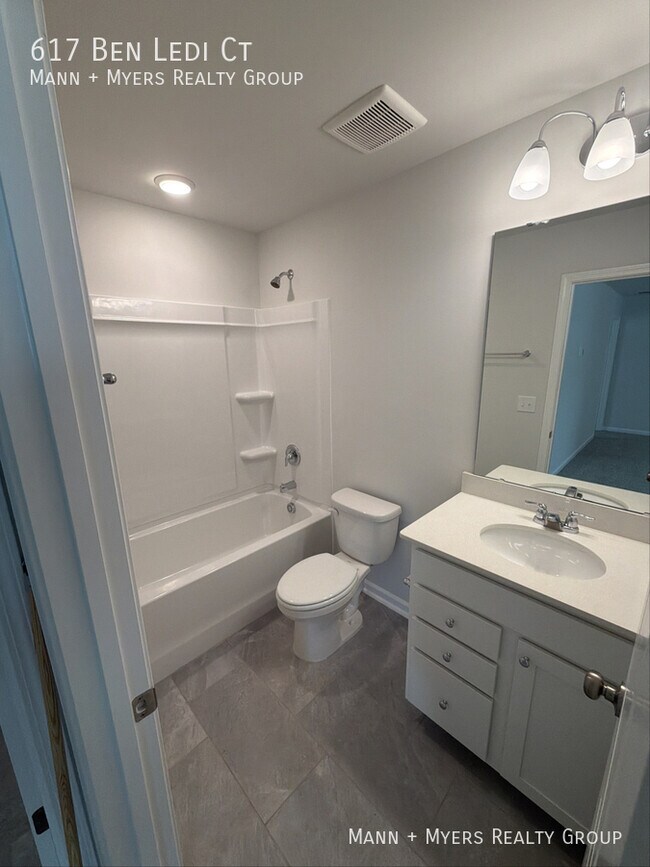 Building Photo - 617 Ben Ledi Ct