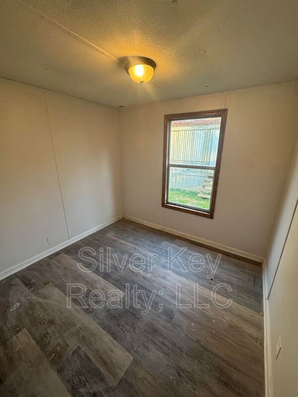 Building Photo - 525 Scott St