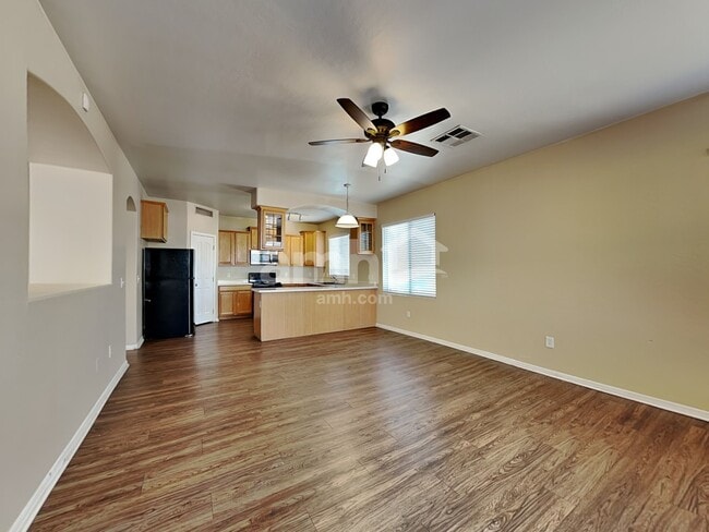 Building Photo - 7413 S 40th Ave