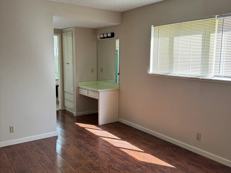 Building Photo - 2991 Neet Ave