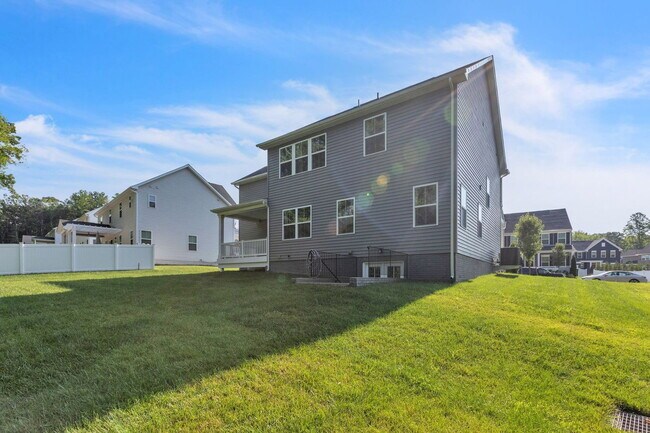 Building Photo - 8327 Legacy Cir E