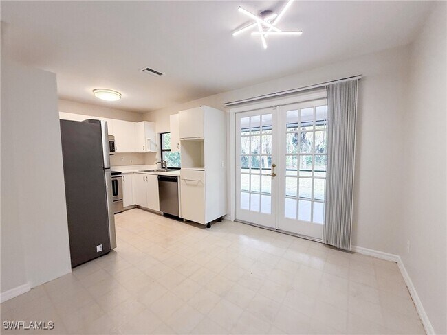 Building Photo - 4661 5th Ave SW