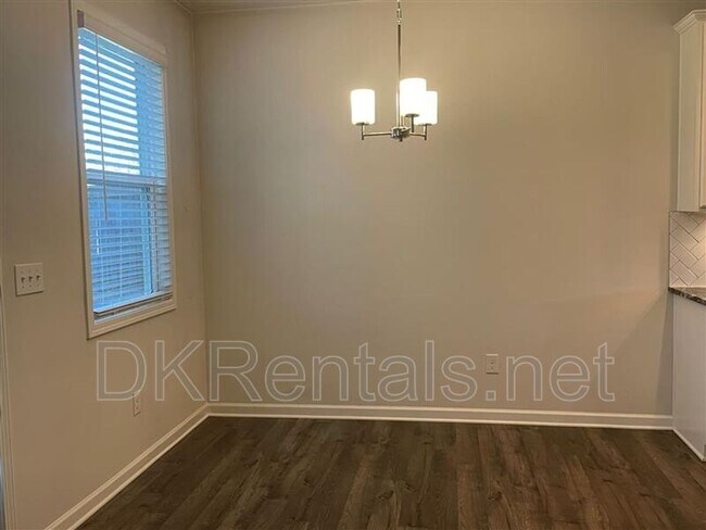 Building Photo - 1809 Parkades Path