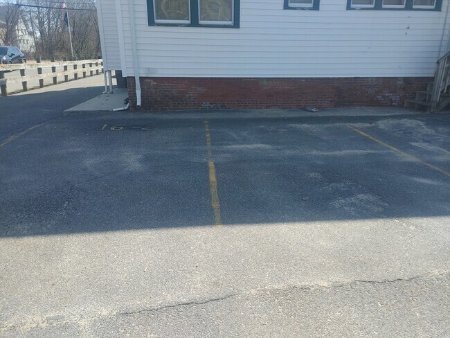 Building Photo - 16 Wall St