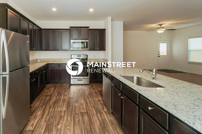 Building Photo - 5 Bedroom Pet-Friendly Home in New Braunfe...