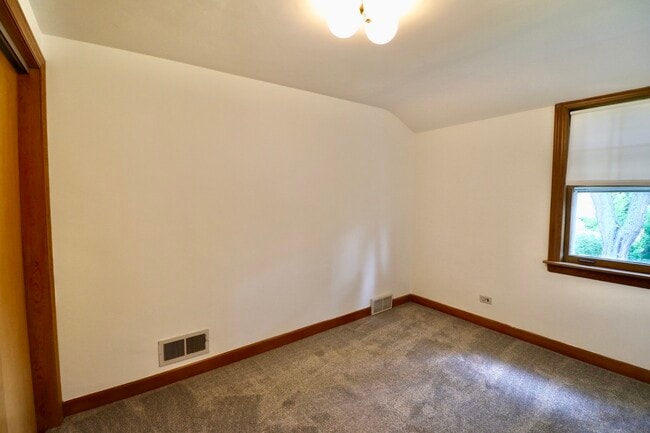 Building Photo - 1111 S Washington Ave