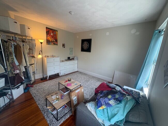 Building Photo - 73 Marlboro St