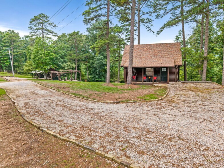 Building Photo - 13705 Highway 187-SI ID1570093P