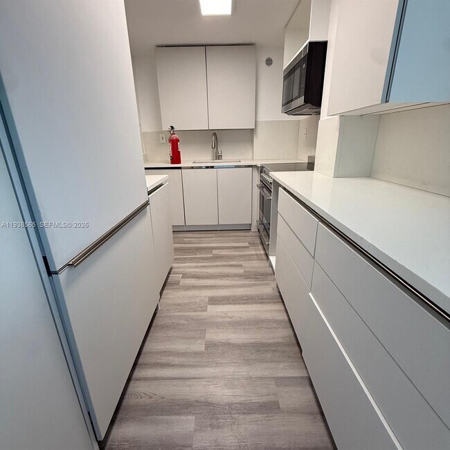 Building Photo - 3301 NE 5th Ave