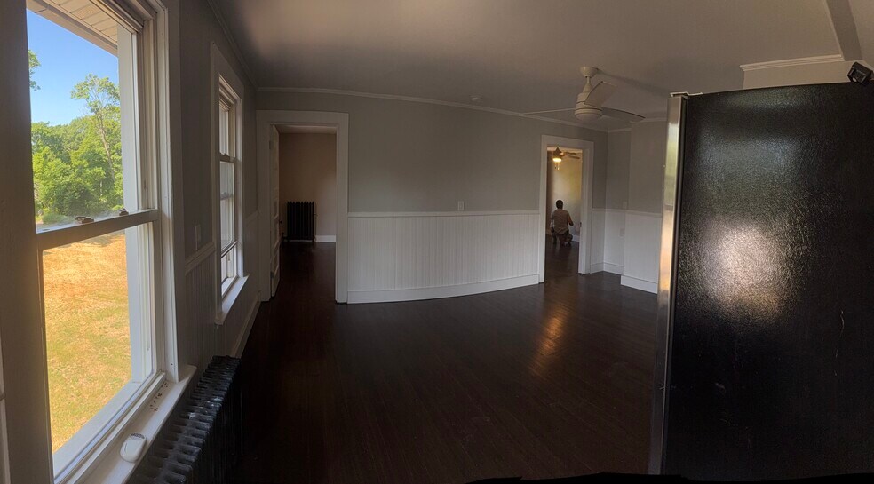 Building Photo - 40 Pleasant St