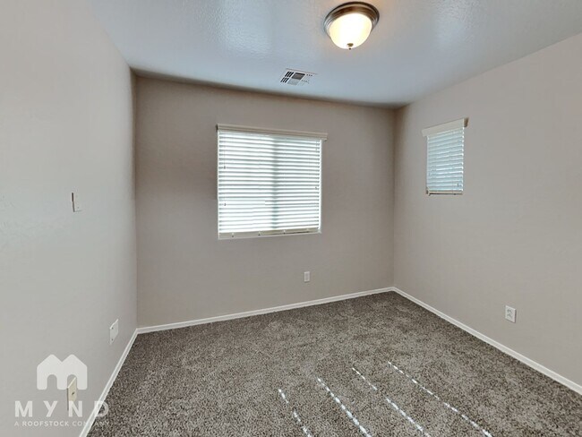 Building Photo - 2507 N 148th Dr