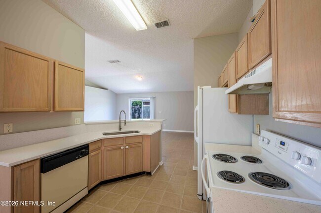 Building Photo - 570 Manship Dr