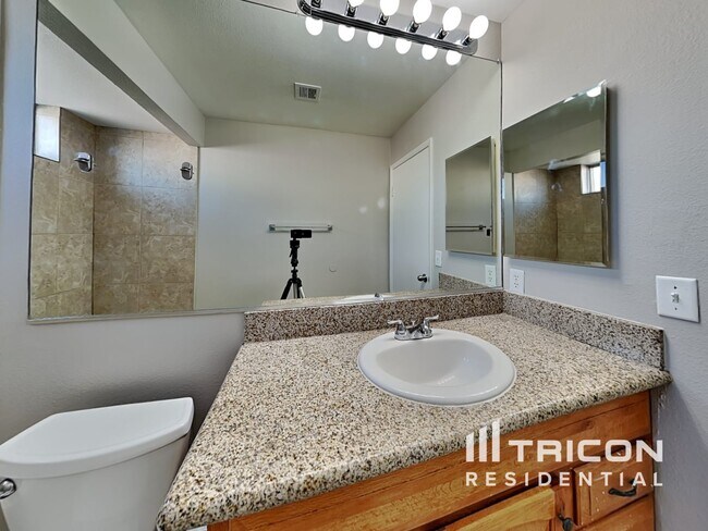 Building Photo - 5723 Deer Valley Dr