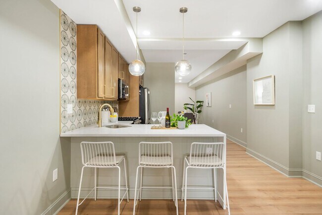 Building Photo - Beautiful 3 Bedroom 4 Bathroom East Baltim...