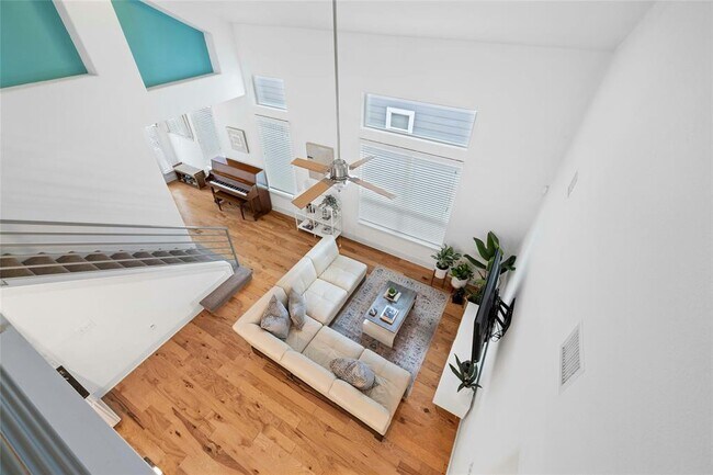 Building Photo - 2313 Capulet St