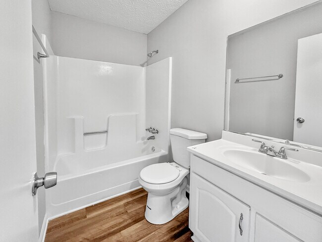 Building Photo - 234 Hillcrest Dr