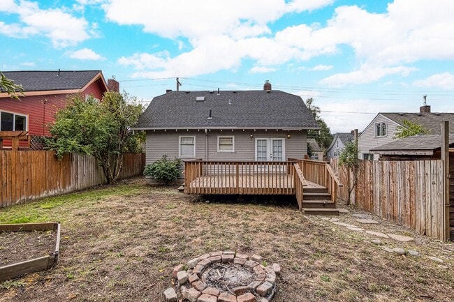 Building Photo - Charming Bungalow with Spacious Loft Suite and Large Backyard