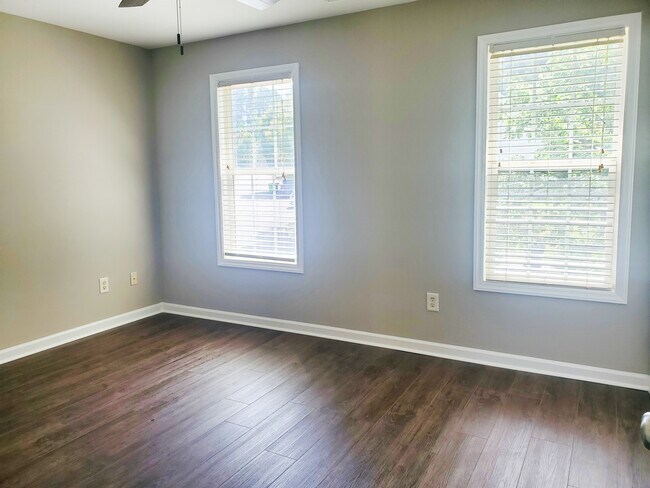 Building Photo - 912 Savin Landing