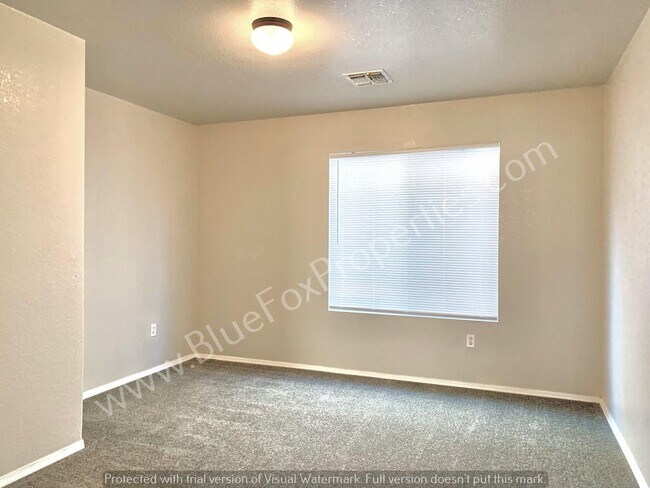 Building Photo - 475 W Calle La Bolita