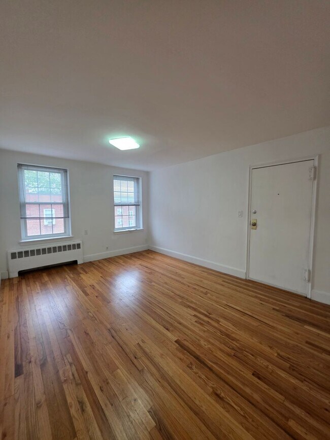 Building Photo - 25 Englewood Ave