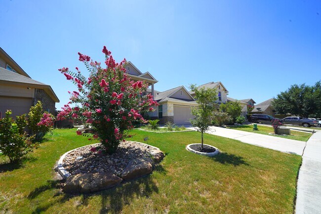 Building Photo - Great Home With Easy Access to IH 35 Available in New Braunfels. Realtor Commission: $500