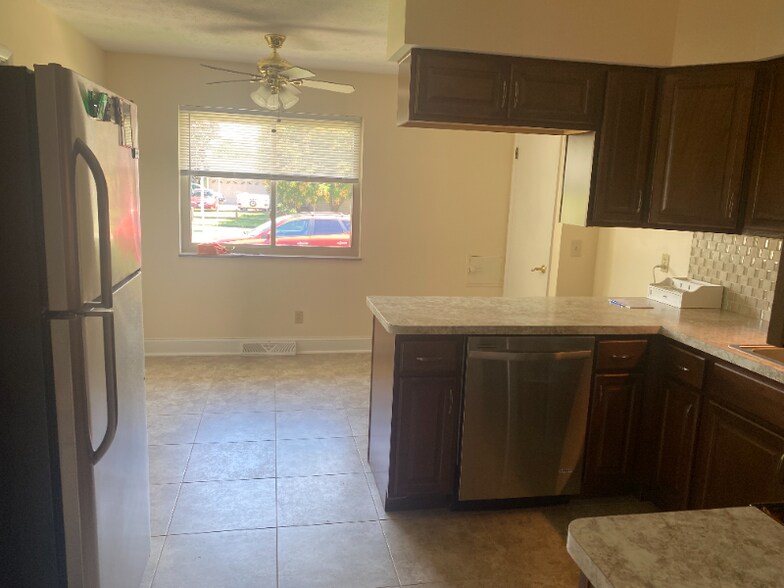 Building Photo - 13857 Whitney Rd