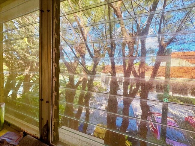 Building Photo - 4740 Pine Tree Dr