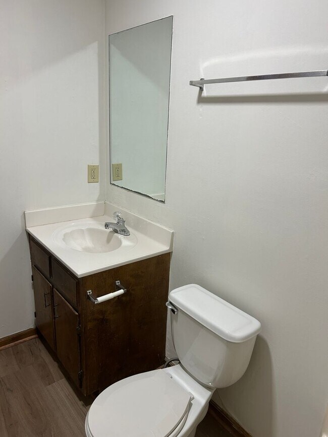 Building Photo - 109/111 Deer Creek Ct