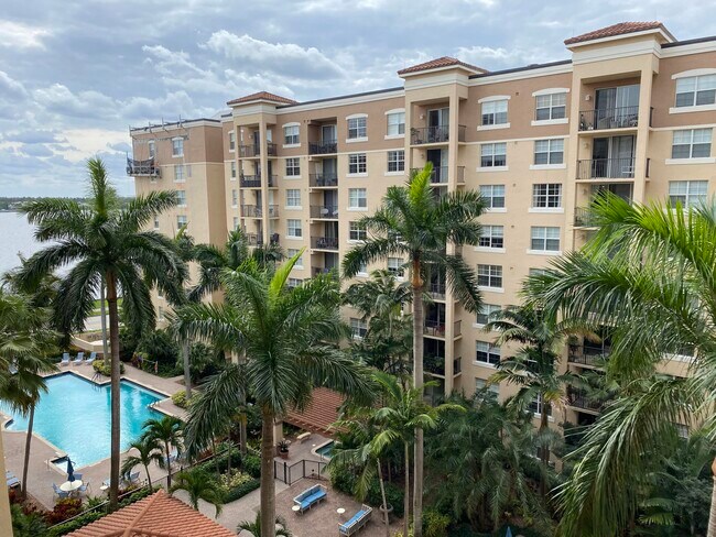 Building Photo - 1801 N Flagler Dr