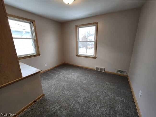 Building Photo - 2413 Elmdale Rd