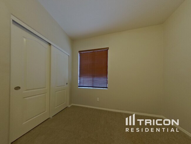 Building Photo - 700 S 220th Ln