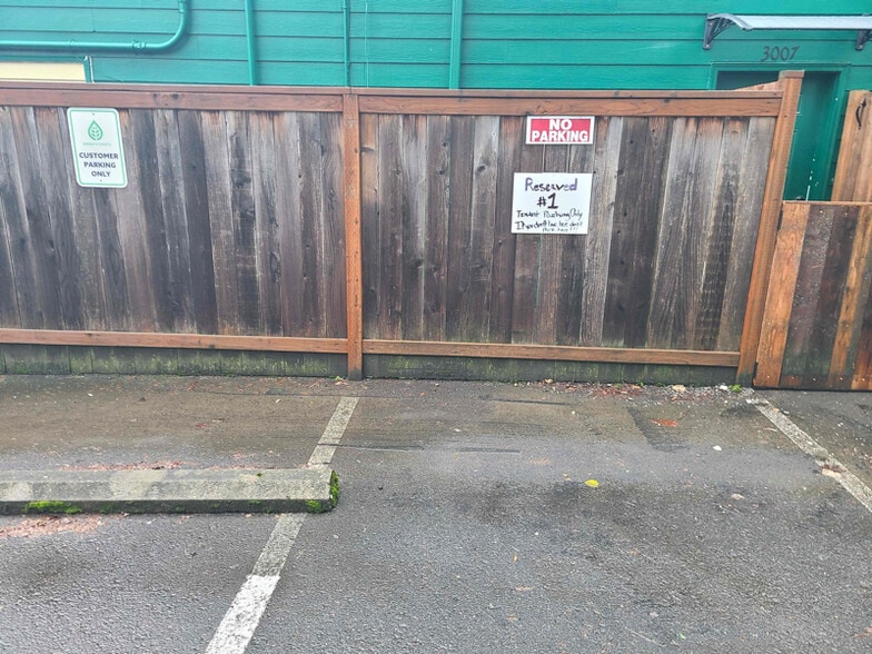 Building Photo - 3007 SW Multnomah Blvd