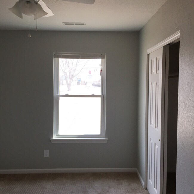 Building Photo - 2517 Maverick Ln