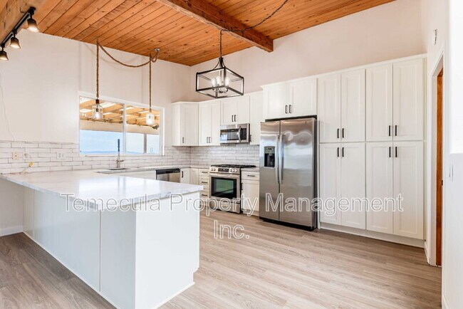 Building Photo - 2655 Loring St
