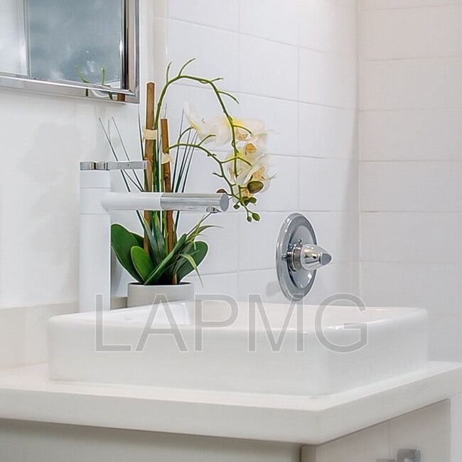 Building Photo - 1159 Bellevue Ave