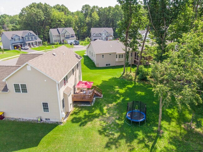 Building Photo - 106 Balsam Way