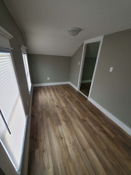 Building Photo - 208 W Candise St