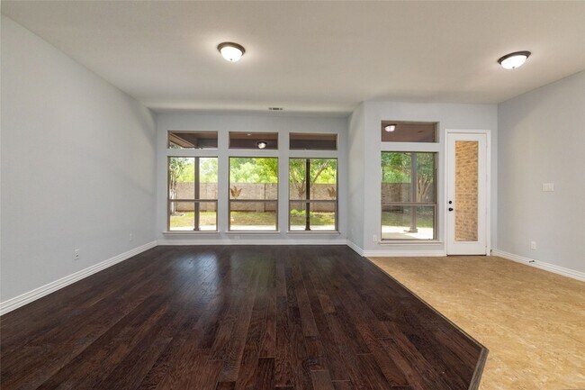 Building Photo - 305 Dorset Ct