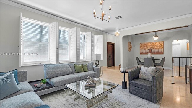 Building Photo - 623 NE 17th Way